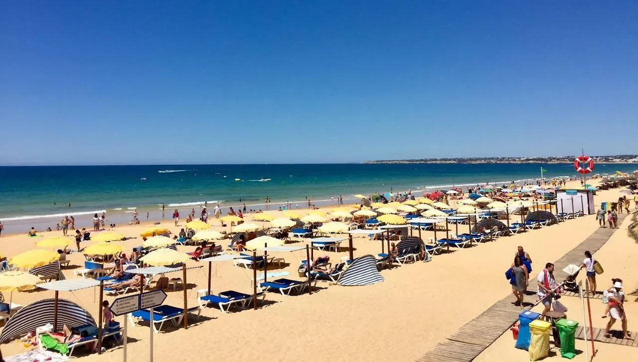 O Apartamento A Ramos Palmeira Gale Esta Inserido Num Condominio Com Piscina, Fica Apenas A 250 Metros Da Praia Da Gale - Apartamento Com Ar Condicionado Na Sala, Smart Tv Com Prime Video E Cozinha Completa Αλμπουφέιρα 0*,  Πορτογαλία