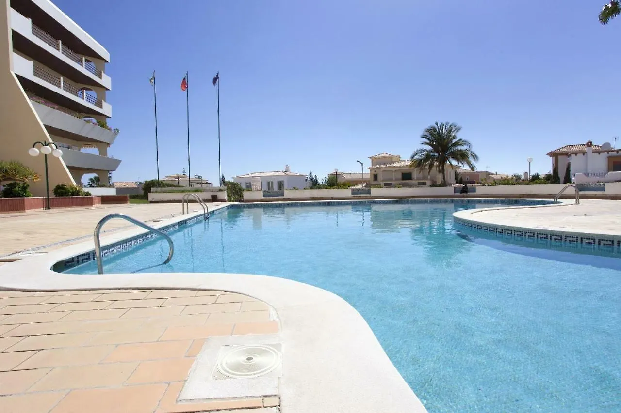 Διαμέρισμα O Apartamento A Ramos Palmeira Gale Esta Inserido Num Condominio Com Piscina, Fica Apenas A 250 Metros Da Praia Da Gale - Apartamento Com Ar Condicionado Na Sala, Smart Tv Com Prime Video E Cozinha Completa Αλμπουφέιρα