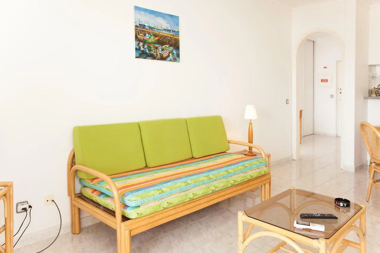 Ramos Palmeira Gale: Beachside Condo with Pool and Smart Amenities Albufeira Apartment