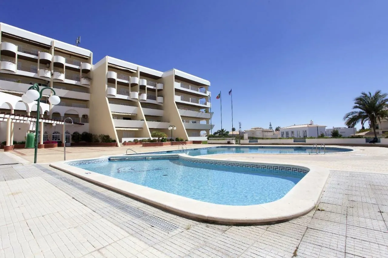 Ramos Palmeira Gale: Beachside Condo with Pool and Smart Amenities Albufeira Portugal