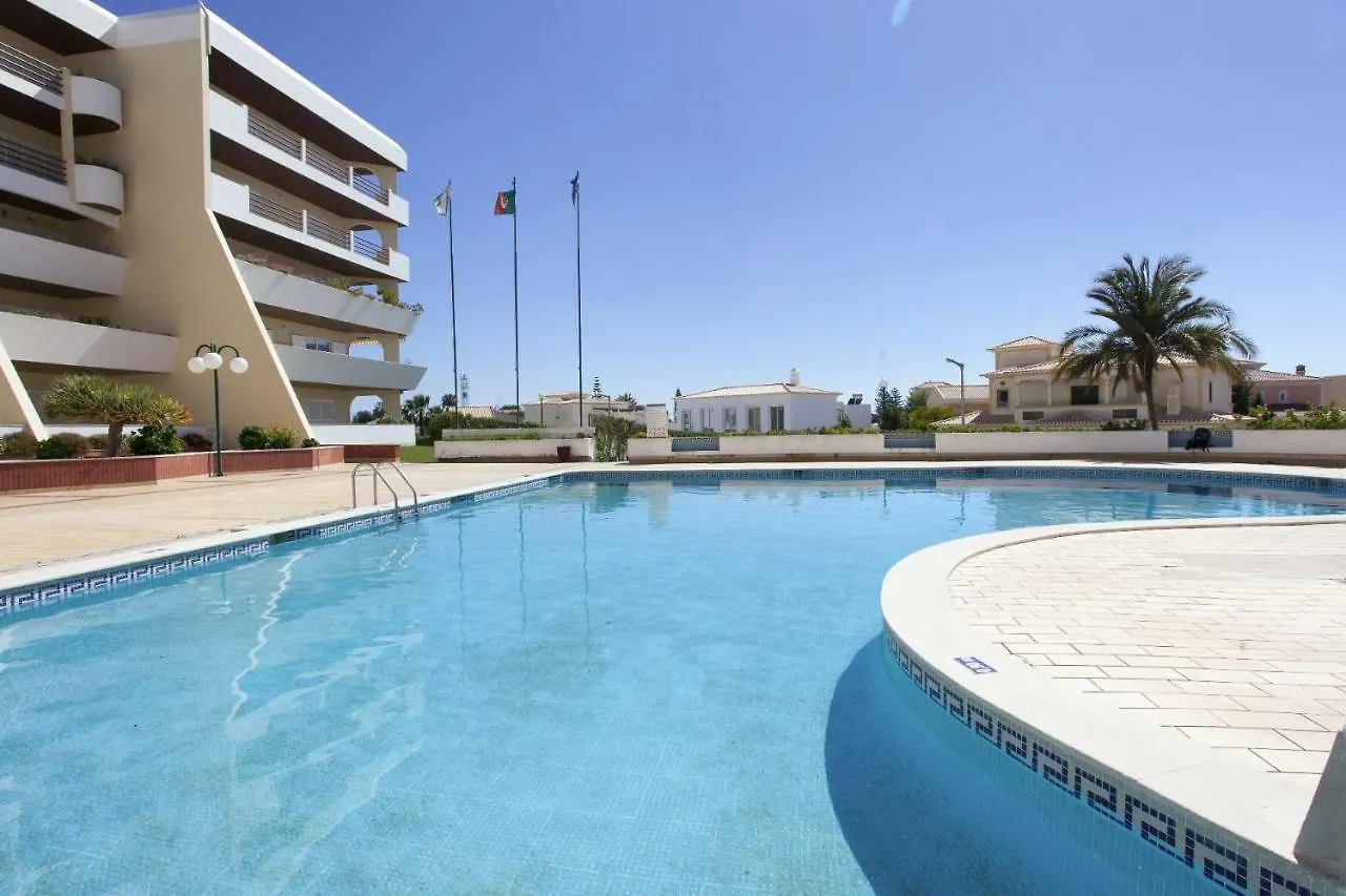 Ramos Palmeira Gale: Beachside Condo with Pool and Smart Amenities Albufeira