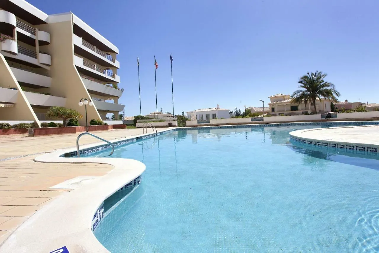 Ramos Palmeira Gale: Beachside Condo with Pool and Smart Amenities Albufeira Apartment