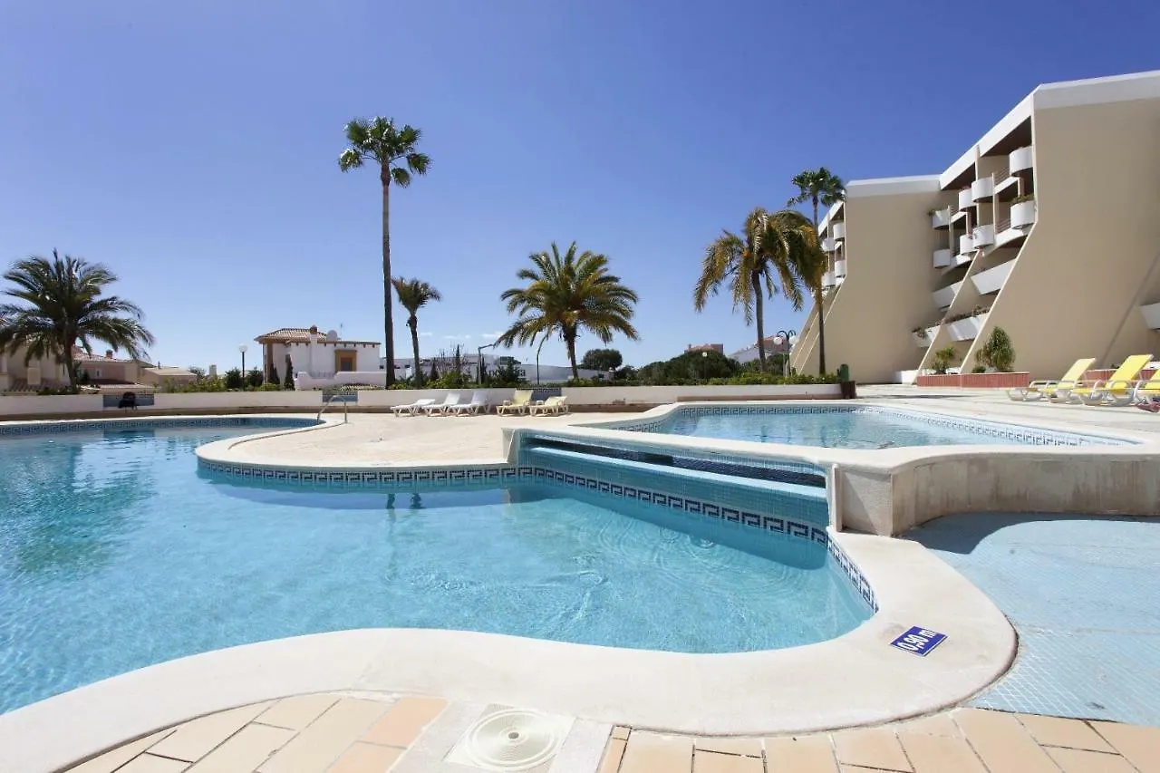 Ramos Palmeira Gale: Beachside Condo with Pool and Smart Amenities Albufeira Apartment